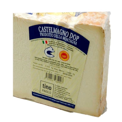 Castelmagno D.O.P. di Montagna fetta