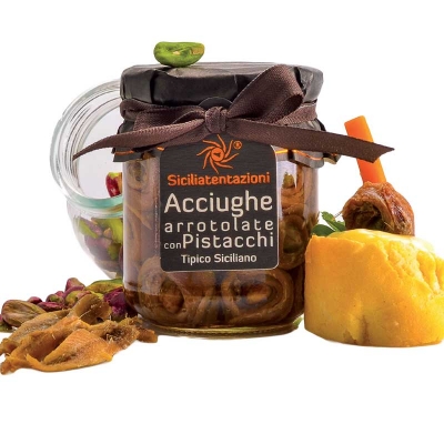 Acciughe arrotolate con pistacchi